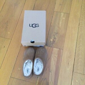 UGG Kids Classic Slip-On -Tan